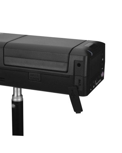 YONGNUO YN200 Flash Light TTL HSS 2.4G 200W Battery with USB Type C Compatible YONGNUO YN200 Flash Light TTL HSS 2.4G 200W Battery with USB Type C Compatible