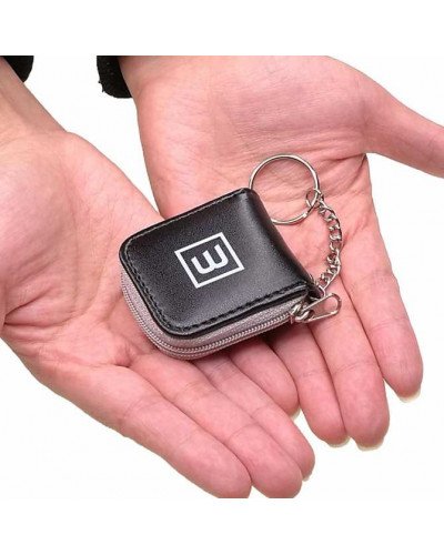 ميدالية مع حقيبة ميموريات