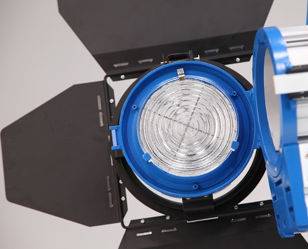 QIHE QH-JG650,650W Fresnel Light Spot Light 