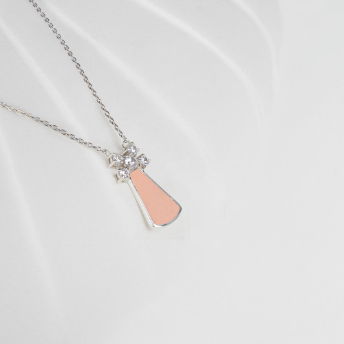 عقد فضة مطلي بالذهب الأبيض مرصعة بحجر الزركون الأبيض باللون الخربزي (وردي )