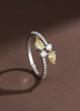 خاتم فضة مطلي بالذهب الأبيض مرصعة بحجر الزركون الأبيض والأصفر