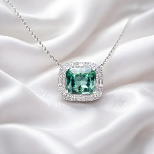 عقد فضة مطلي بالذهب الأبيض عيار 925مرصعة بحجر الزركون الأبيض والاخضر