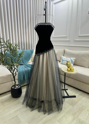 فستان Vienna المخملي الفاخر