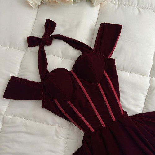 فستان Alora المخملي ✨✨