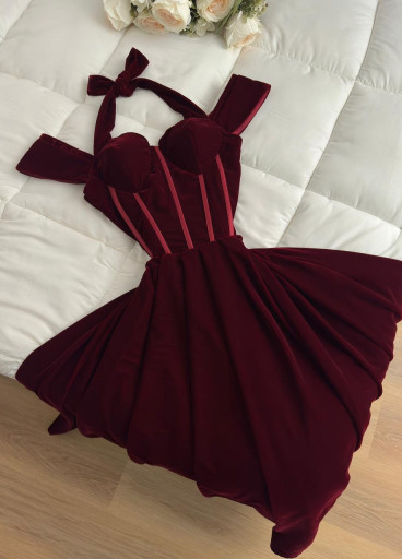 فستان Alora المخملي ✨✨