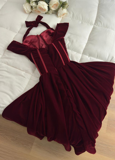 فستان Alora المخملي ✨✨