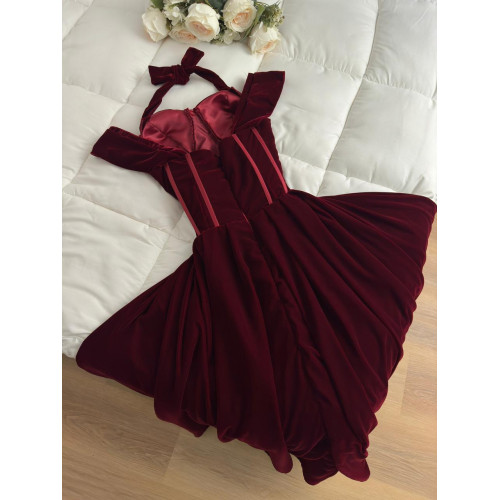 فستان Alora المخملي ✨✨