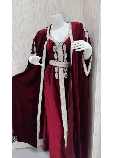 جلابية قطعتين قماش ناعم  (عدة الوان )