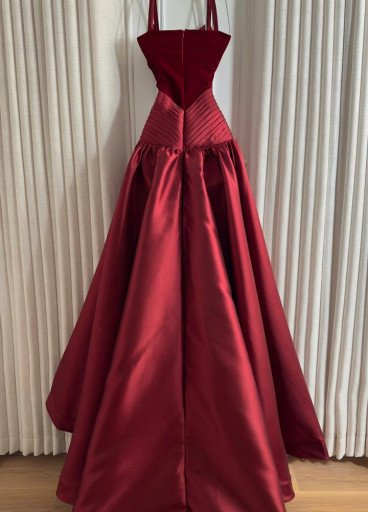 فستان Eeanor الانييق ✨✨