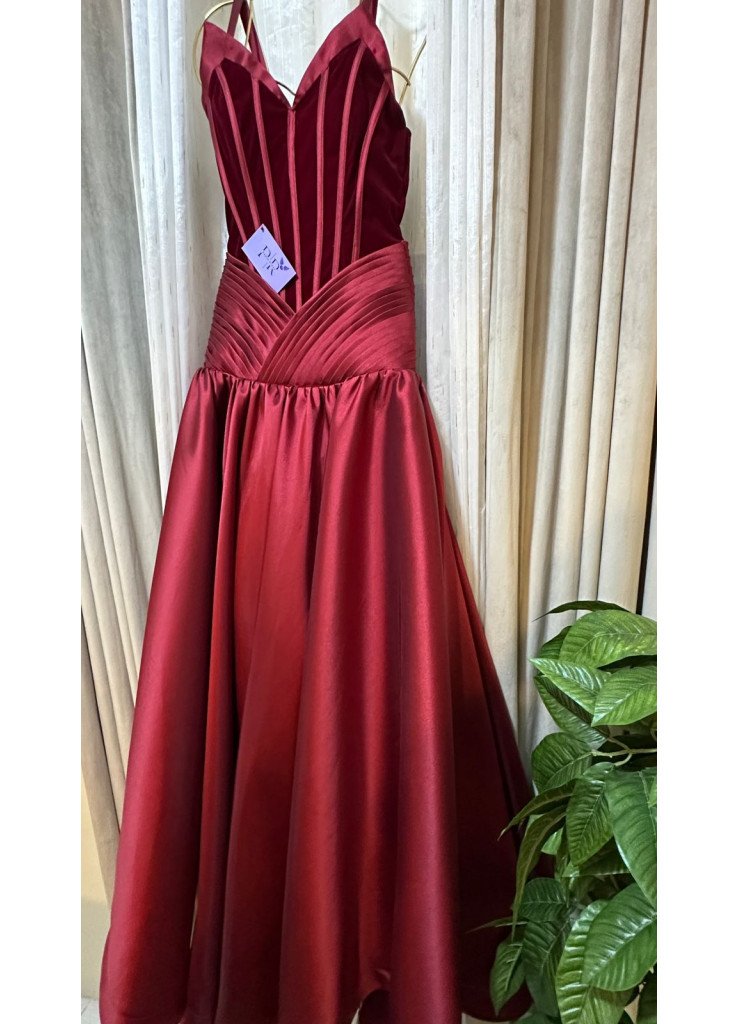 فستان Eeanor الانييق ✨✨