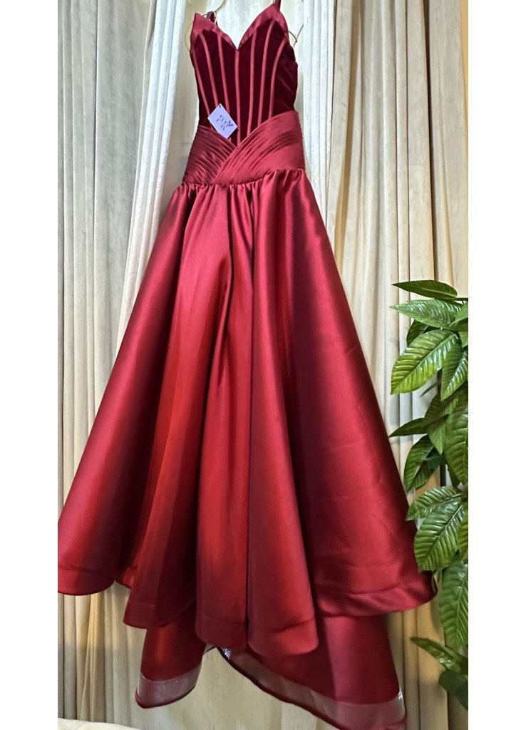 فستان Eeanor الانييق ✨✨