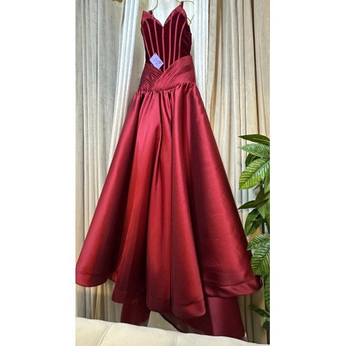 فستان Eeanor الانييق ✨✨