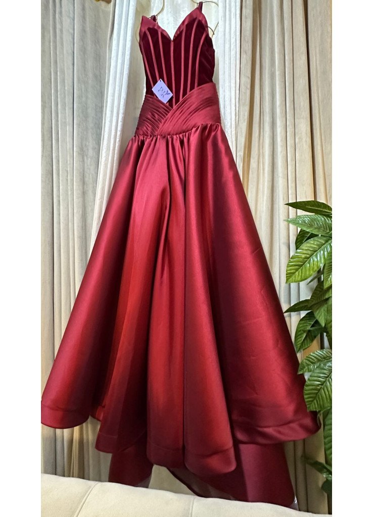 فستان Eeanor الانييق ✨✨