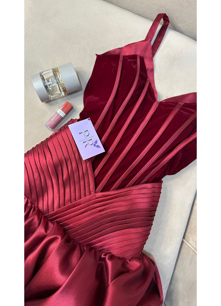 فستان Eeanor الانييق ✨✨