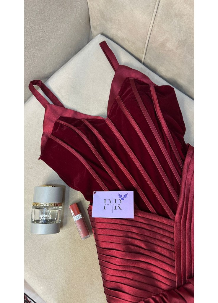 فستان Eeanor الانييق ✨✨