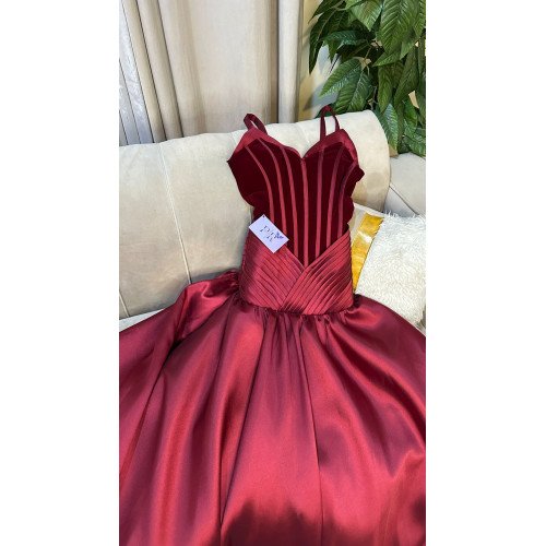 فستان Eeanor الانييق ✨✨