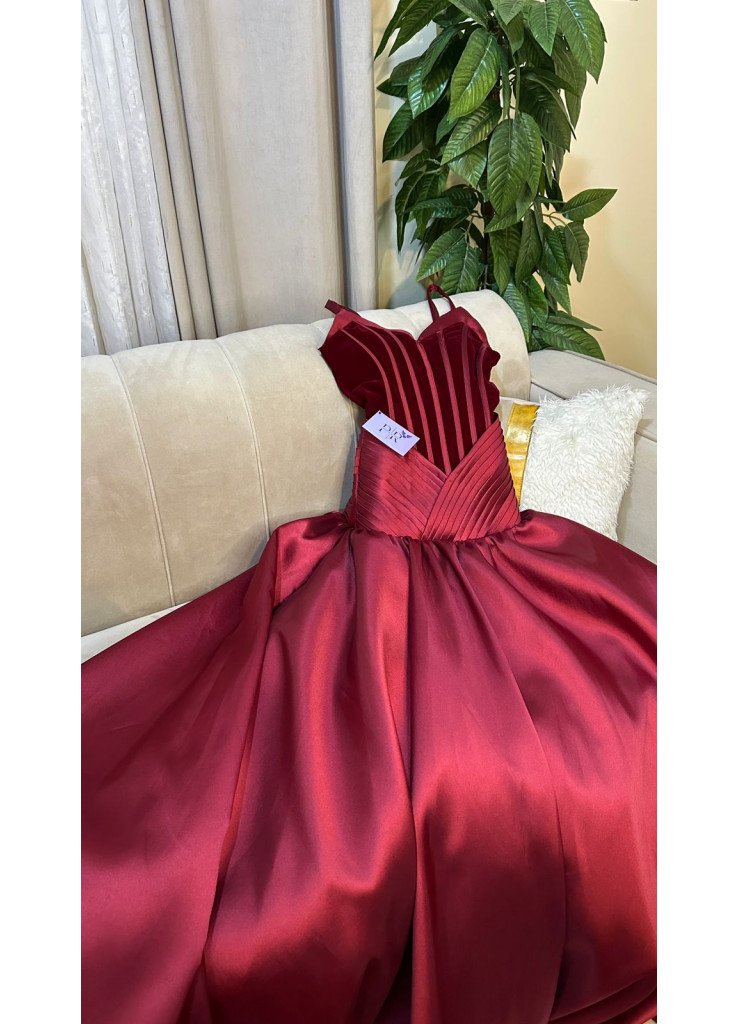 فستان Eeanor الانييق ✨✨