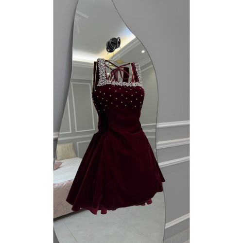 فساتين قصيرة