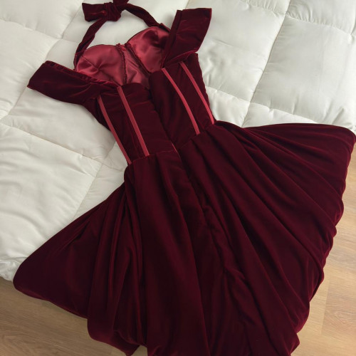 فستان Alora المخملي ✨✨