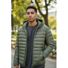 جاكيت بمب رجالي مبطن بغطاء رأس – خفيف ودافئ للاستخدام اليومي جاكيت بمب رجالي مبطن بغطاء رأس – خفيف ودافئ للاستخدام اليومي