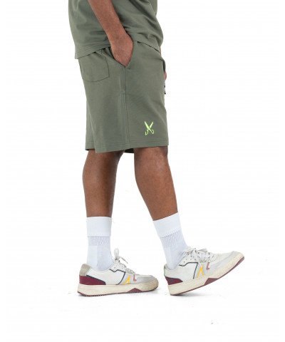 Plain Short with zigzag logo -Oily