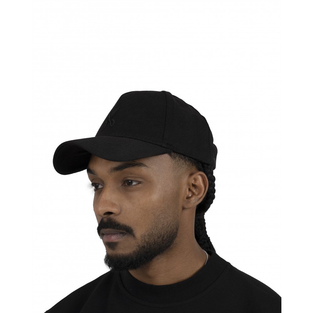 Black / Black cap