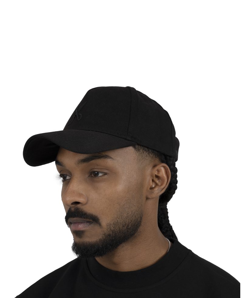 Black / Black cap
