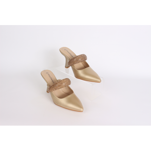 صنادل نسائية بكعب عريض صنادل نسائية بكعب عريض