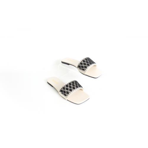 أحذية مسطحة بتصميم حواف عصرية أحذية مسطحة بتصميم حواف عصرية