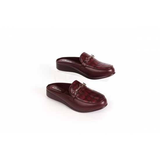 حذاء Mule طبي بواجهة منقوشة