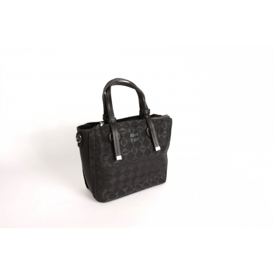 حقيبة بنقشة مبطنة