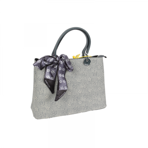 حقيبة نسائية عصرية بمقابض أنيقة