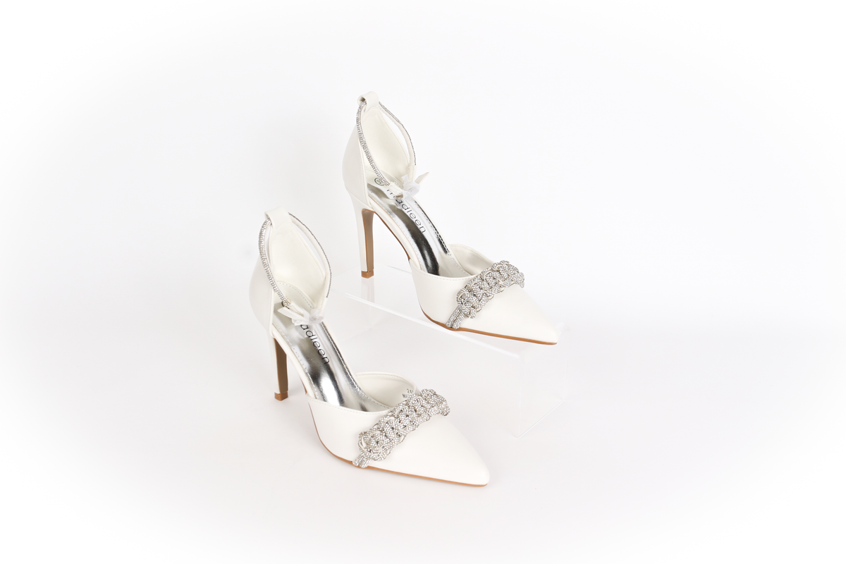 كعب عالٍ أنيق للنساء