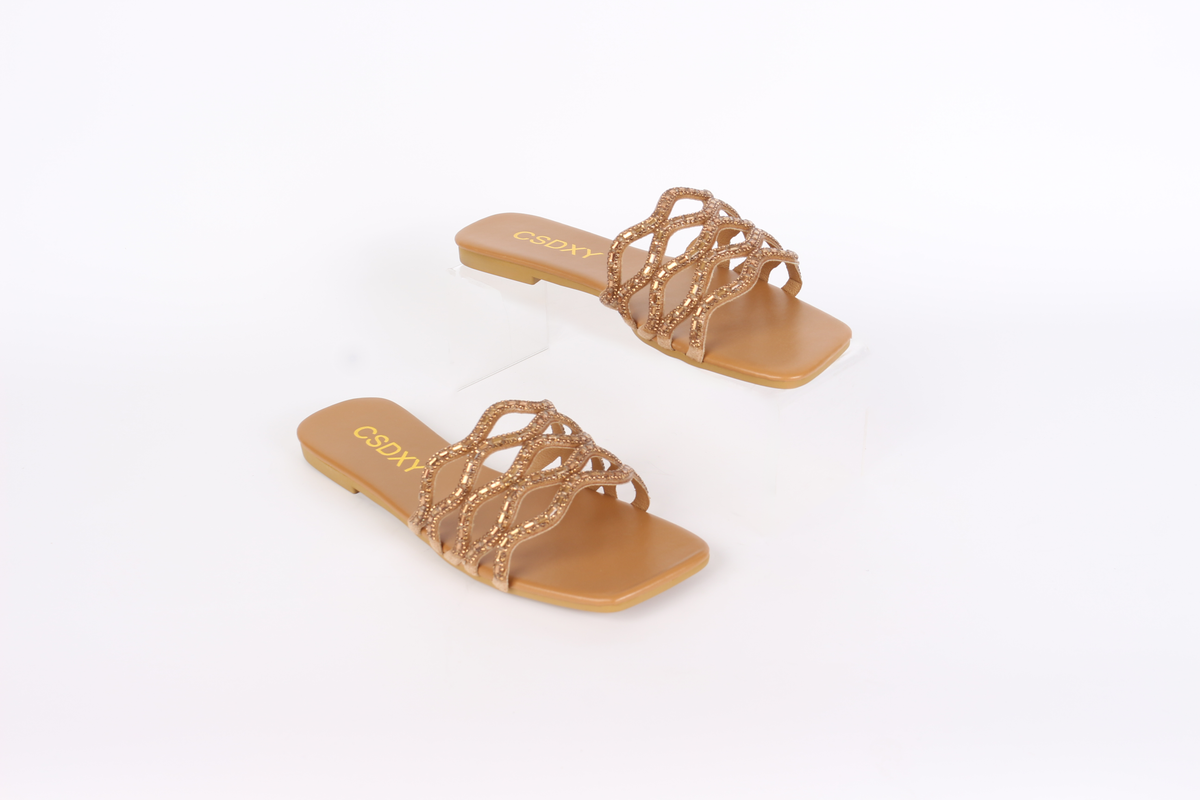 شبشب مسطح بتصميم متداخل فاخر