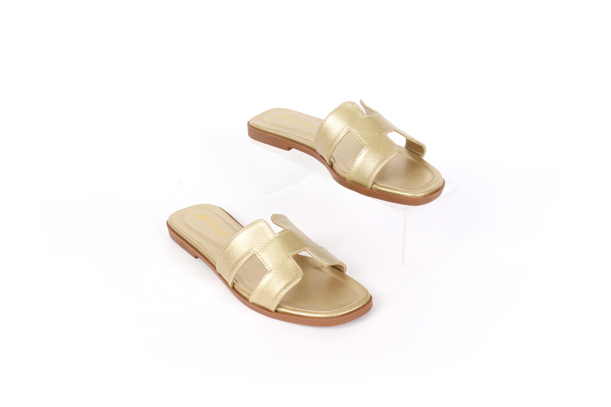 حذاء مسطح مريح مزين بالخرز