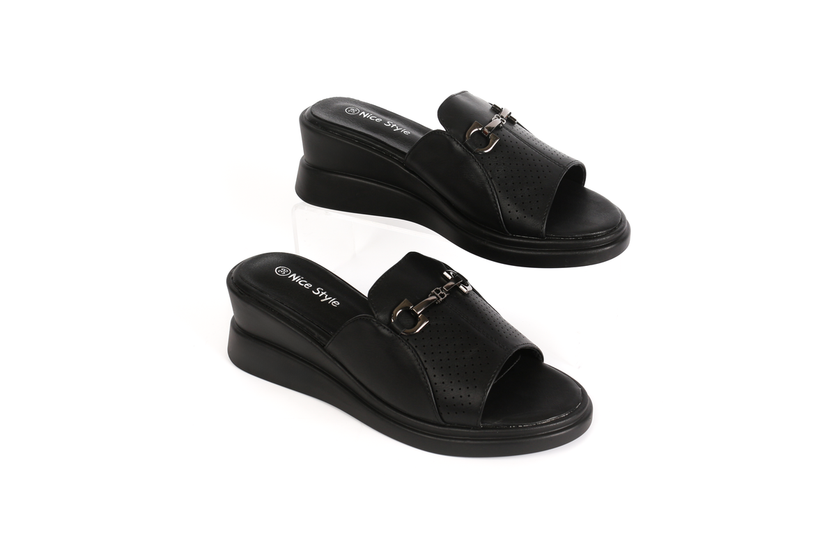 شبشب طبي بمنصة وكعب إسفيني