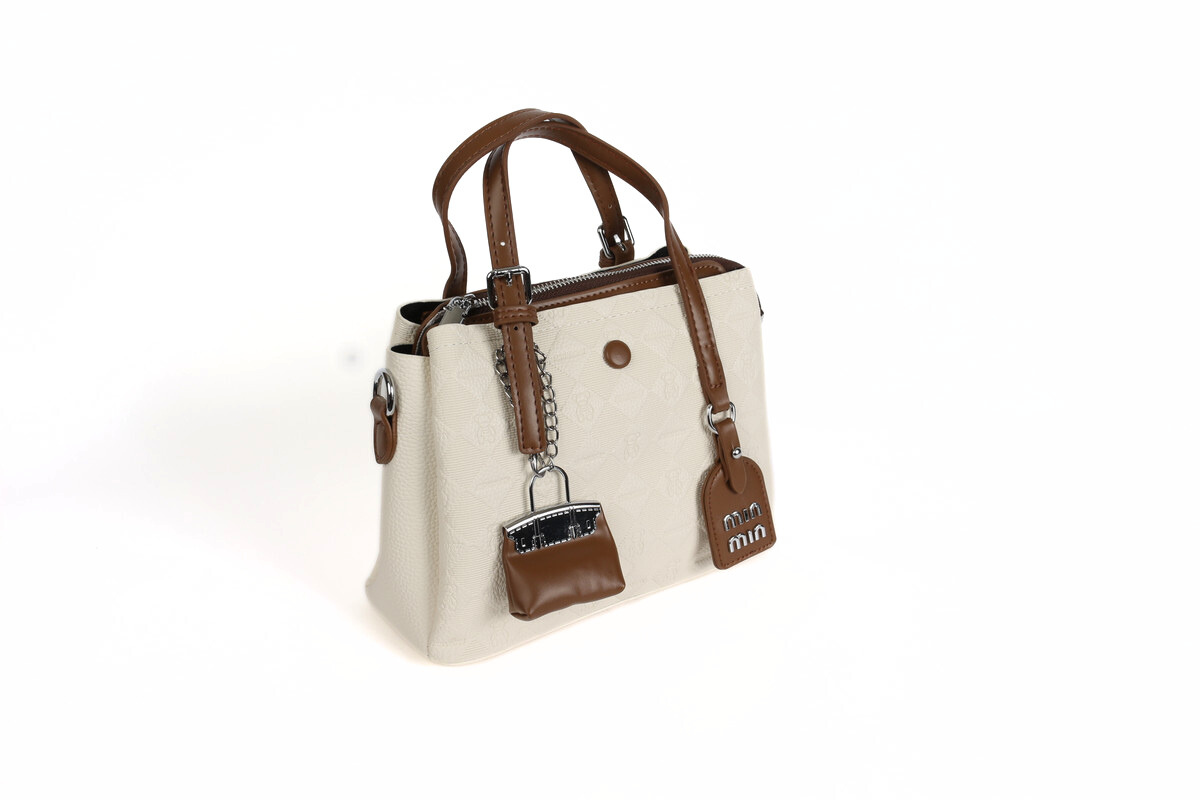 حقيبة فاخرة بمقبض سلسلة