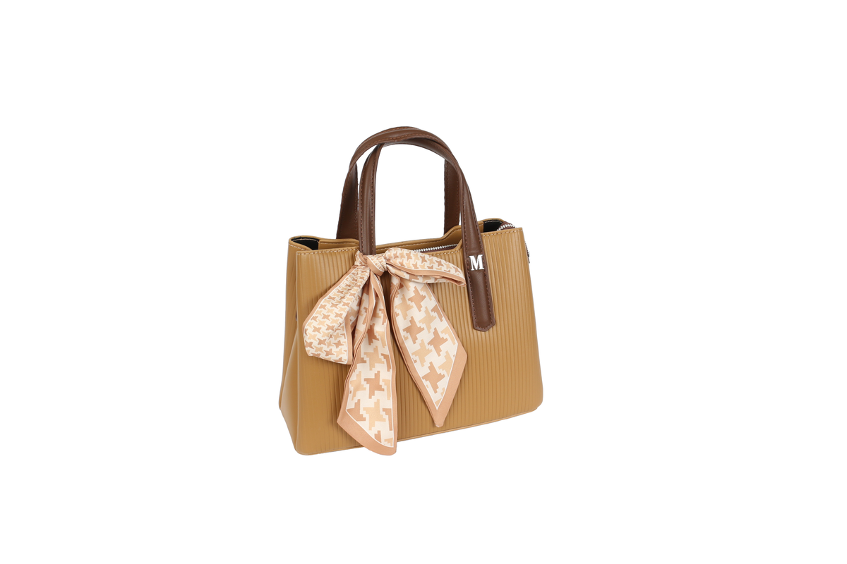 حقيبة نسائية فاخرة بمقابض علوية