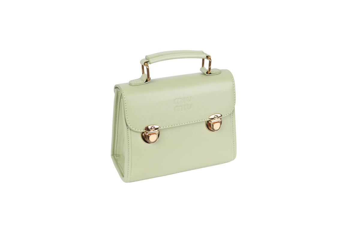 حقيبة يد نسائية أنيقة بتصميم عصري