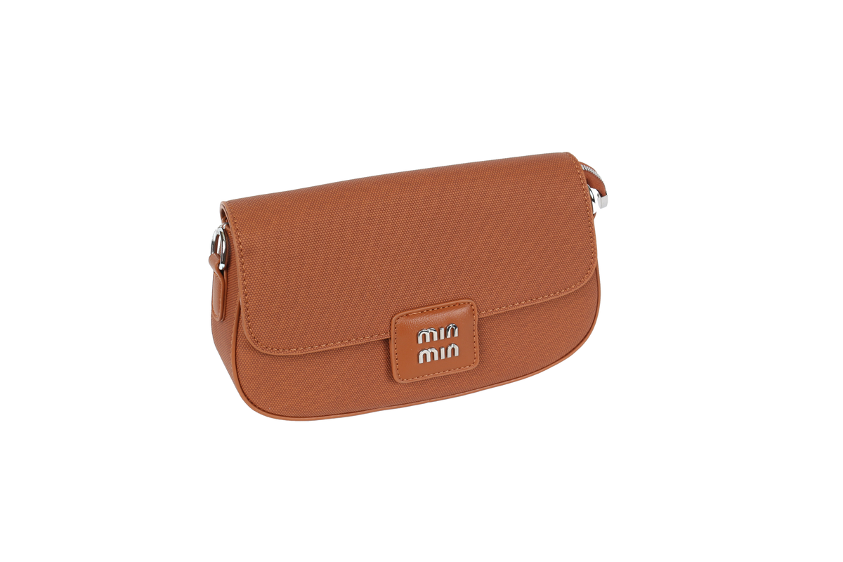 حقيبة يد صغيرة كلاسيكية