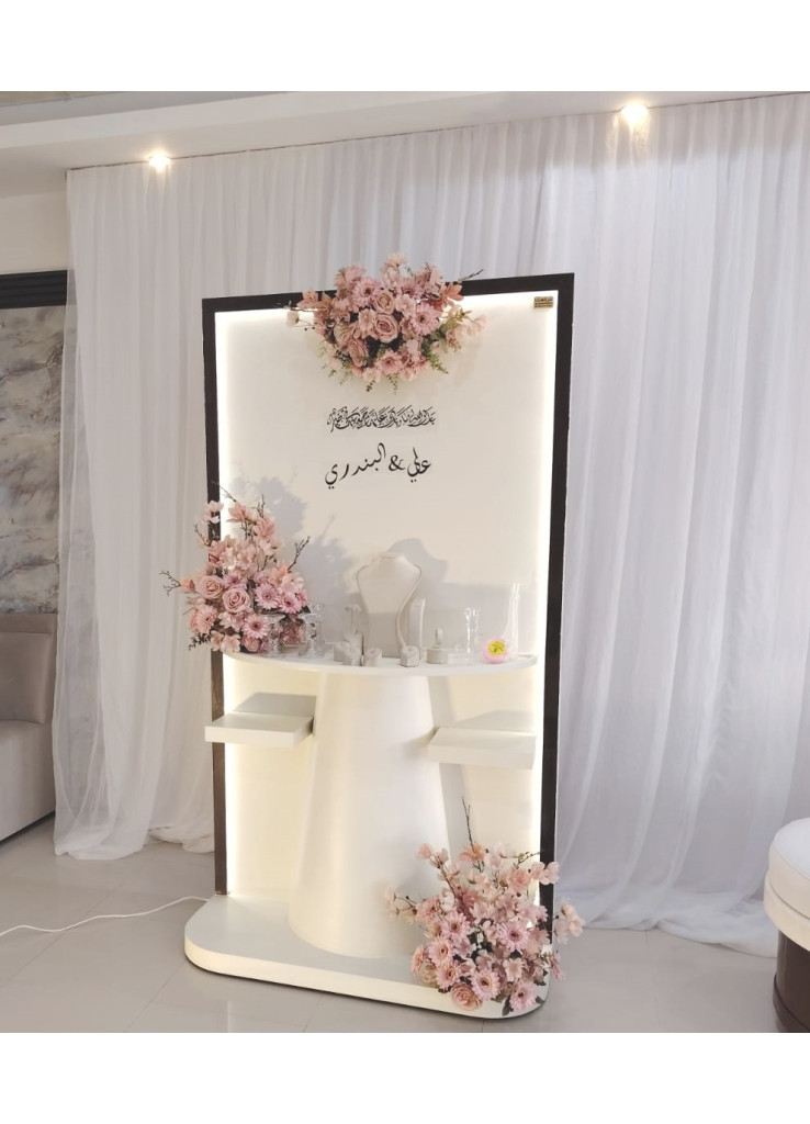 طاولة تفاصيل لون سكري قطعه واحده