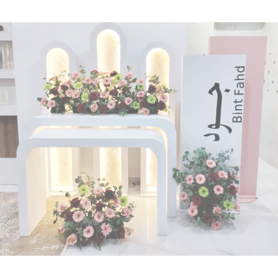 استقبال مواليد 3 خلفيه مقوس مع 2 طاوله مع ستاند جانبي 