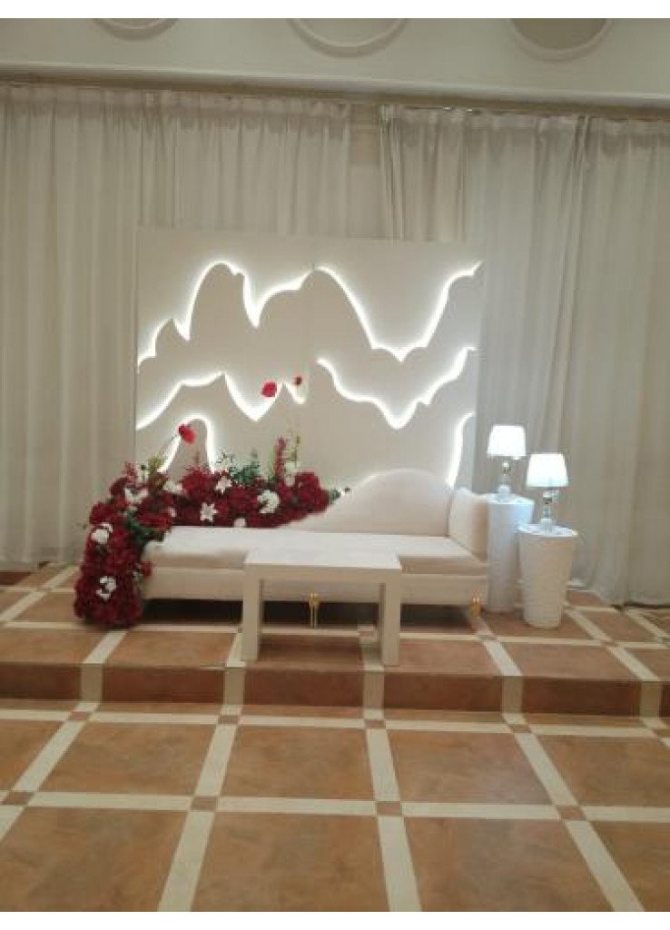 كوشة موجه خلفيات موجه ورد احمر مع 2أبجوره