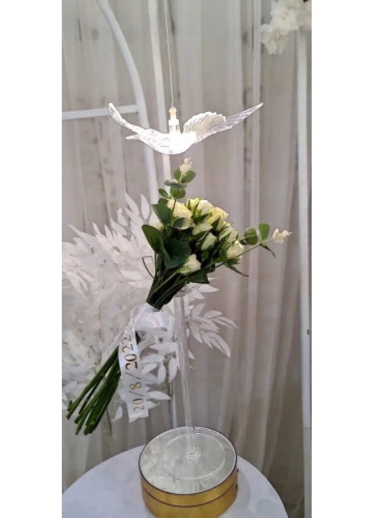 مسكة عروس ورد طبيعي مع ريبون مطبوع ب 350ريال مسكة عروس ورد طبيعي مع ريبون مطبوع ب 350ريال