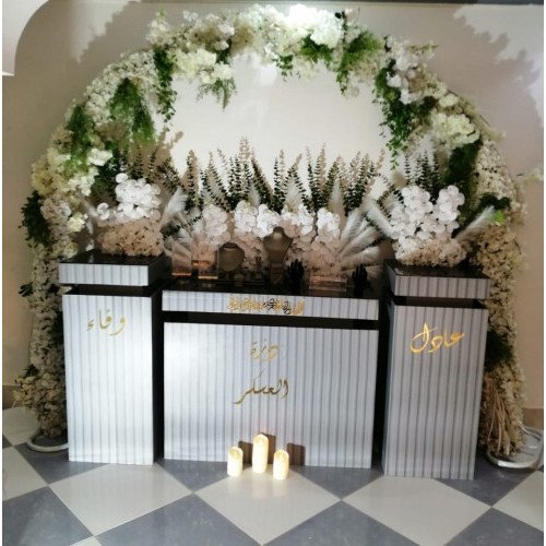 تاجير شبكة عروس من 3 قطع وخلفية ورد ب 500ريال