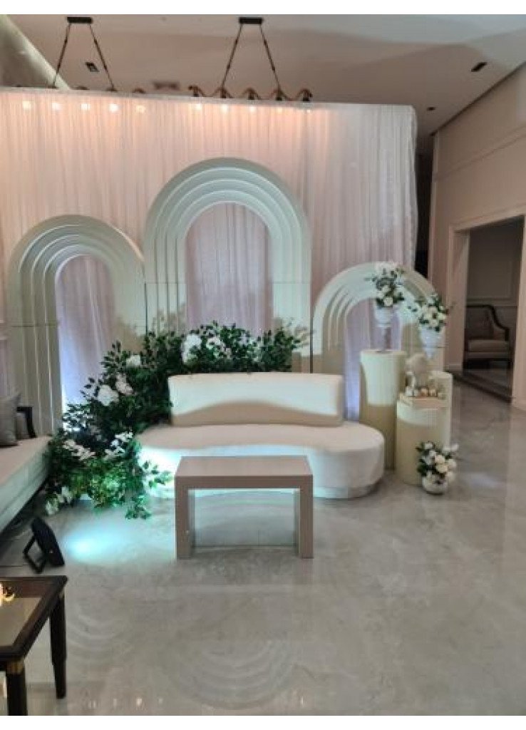 كوشة مع خلفيات ملكي