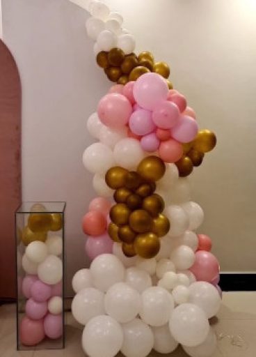 استقبال مواليد طاولات زجاج مع البالون ب 800ريال